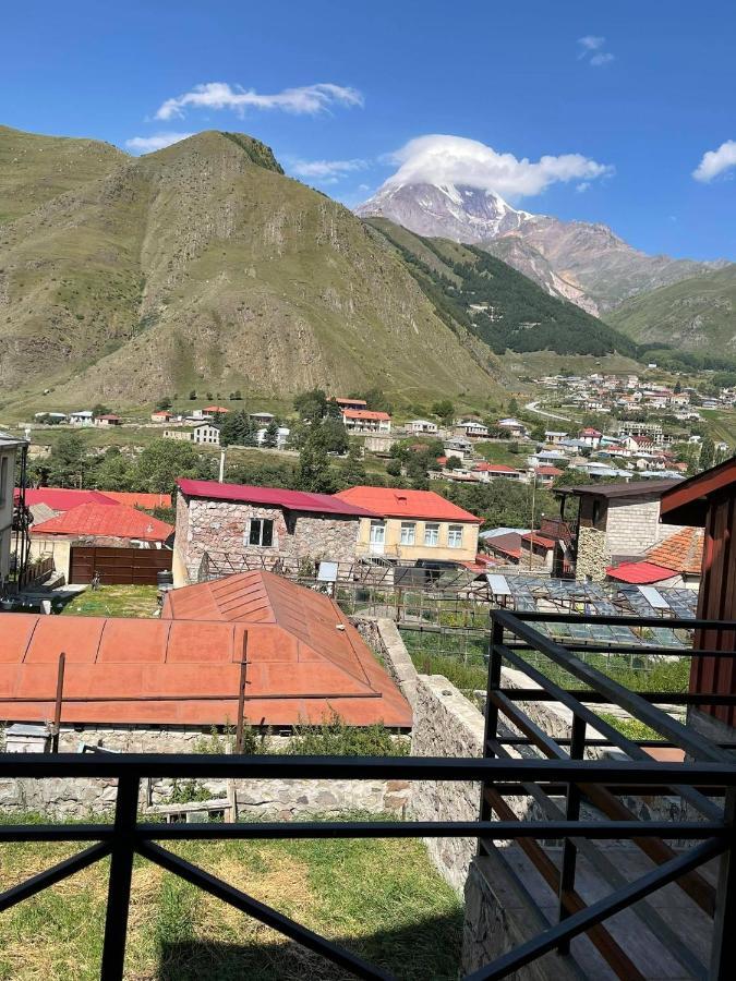 Soso Burduli'S Guesthouse Kazbegi Exterior foto