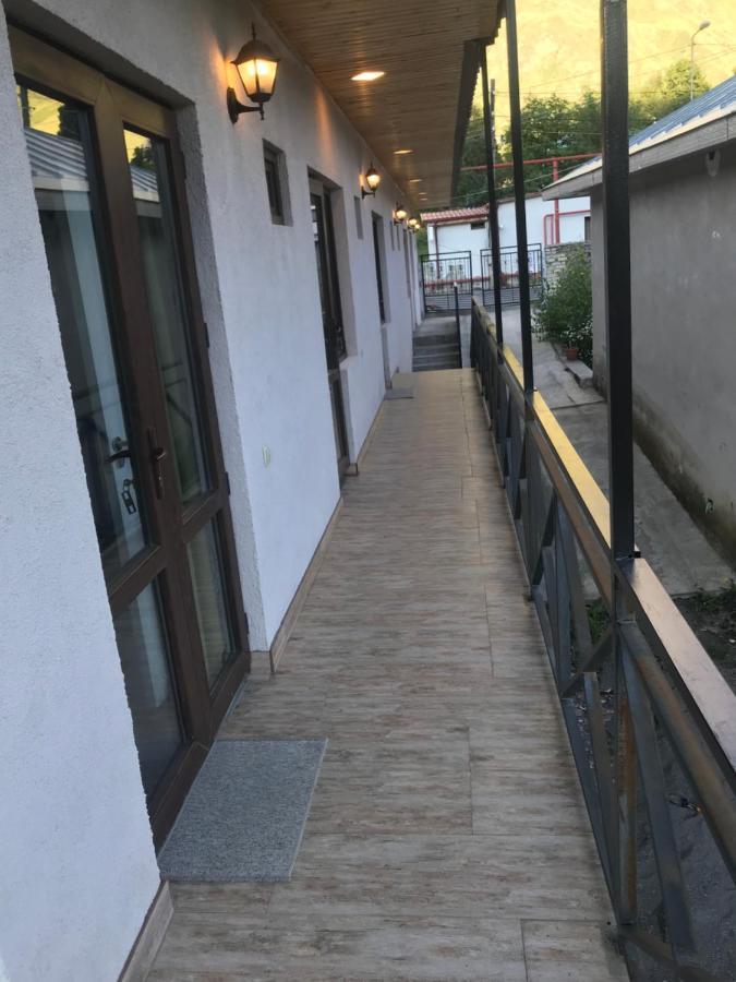 Soso Burduli'S Guesthouse Kazbegi Exterior foto